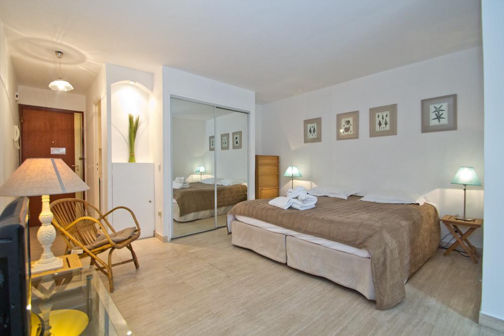 Antares Pop Apartment Кан Екстериор снимка
